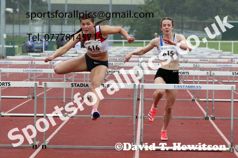 Mens and Boys hurdles, 2021 North Eastern Track and Field Champs., Middesbrough. Photo: David T. Hewitson/Sports for All Pics